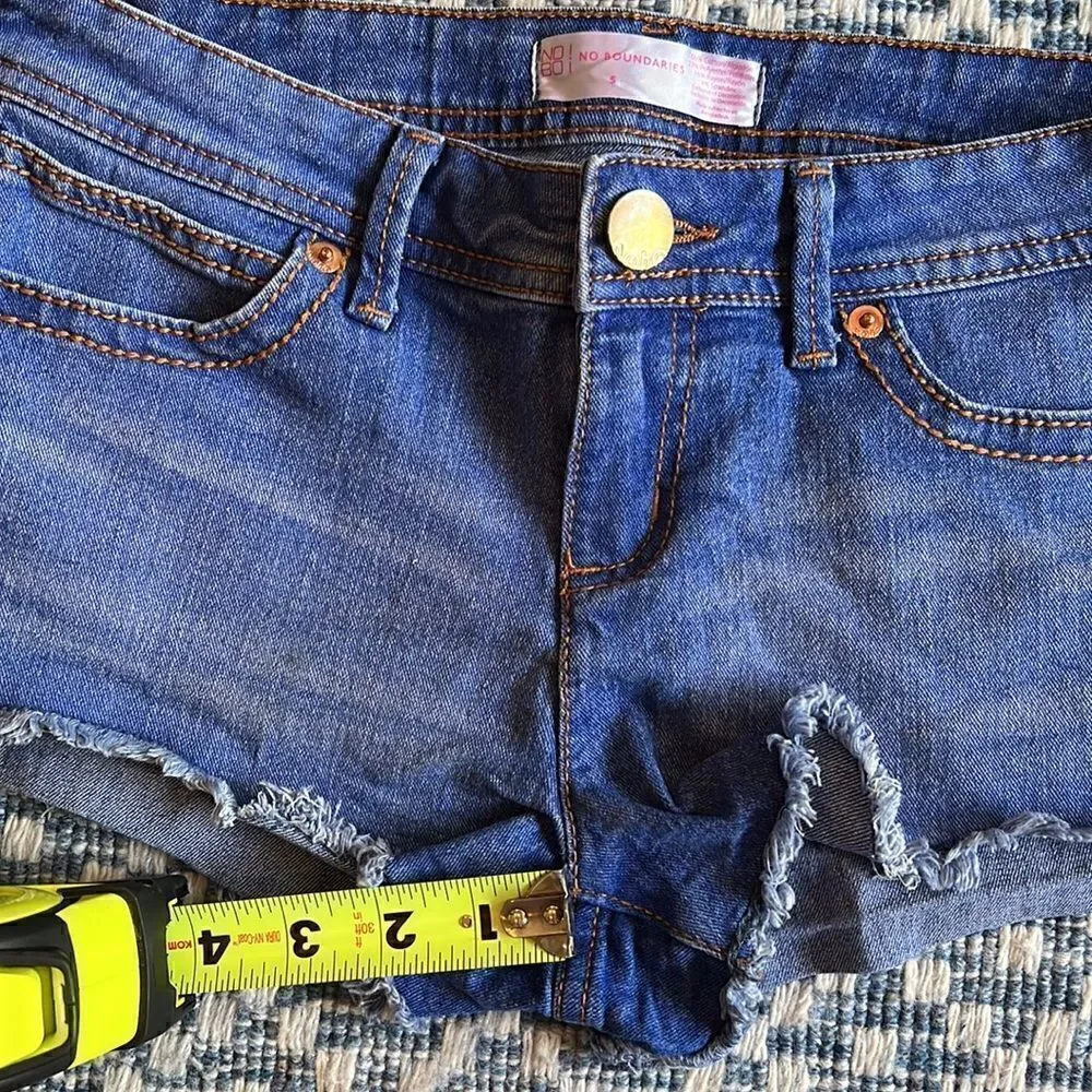 No Boundaries NOBO Junior’s 5 Blue Jean Cutoffs